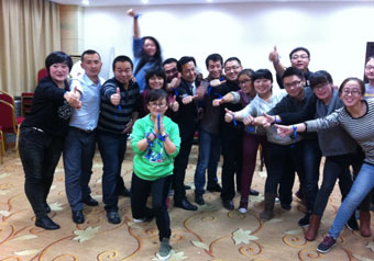 精誠凝聚團(tuán)隊(duì)   團(tuán)隊(duì)成就事業(yè)